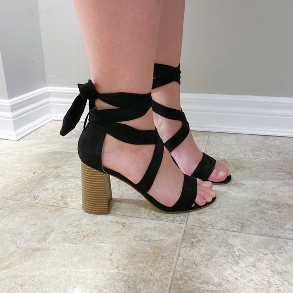 Black strappy block heels - Picture 2 of 2